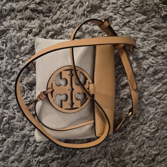 AUTHENTIC Tory Burch Miller Canvas Crossbody Bag Tan Leather Logo NWOT - Picture 4 of 8
